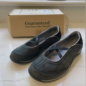 L.L. Bean Women's Flats Black Mary Jane Size 8.5